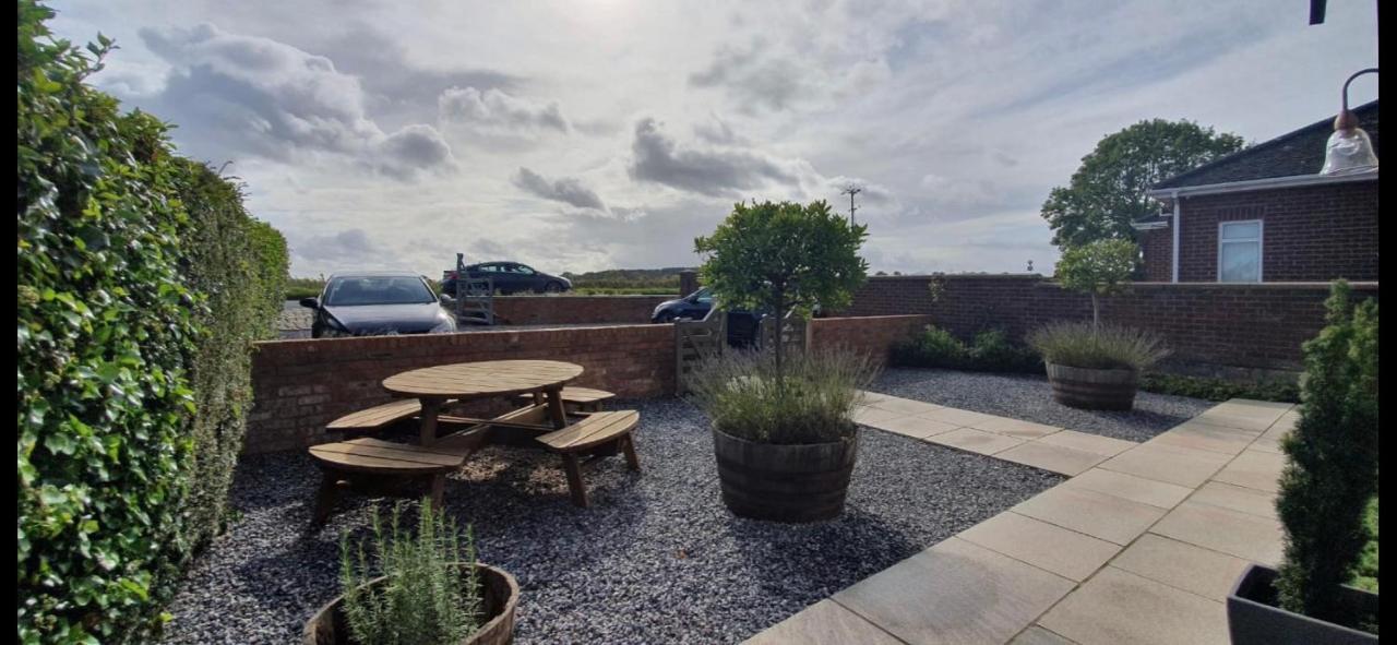Villa Y Bwythyn Holywell  Exterior foto